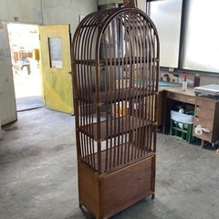 藤製 アーチの棚 ランドリーラックの画像