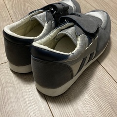 ほぼ新品🔴スニーカー26.5の画像