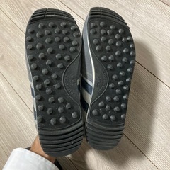 ほぼ新品🔴スニーカー26.5の画像