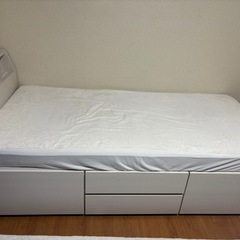ニトリ　シングルベッド　マットレス・コンセント・ライト・収納付きの画像