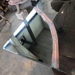 鏡が溶接されたテーブル 線路の枕木 センターテーブル の画像