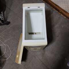 米びつ プラスチック製 （容量約10kg入ります）の画像