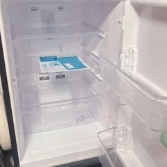 冷蔵庫一人暮らし黒前面に凹みありの画像