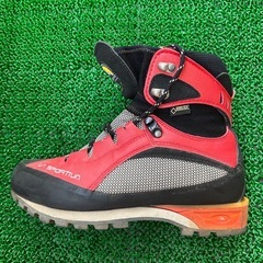 LA SPORTIVA 　登山靴の画像