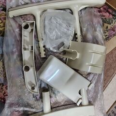 Panasonic　ポータブルトイレ　アウーネ脱臭ソフト便座の画像