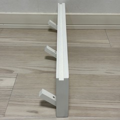 ニトリ　壁に付けられる家具3連ハンガーの画像