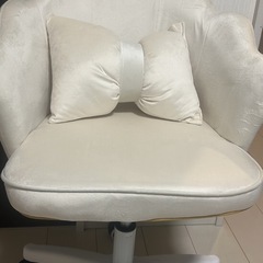 リボンのチェア【新品未使用】の画像