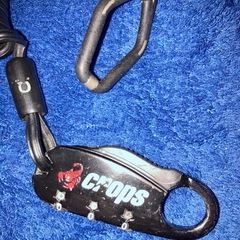 ⭕️ 自転車　ワイヤーロック　crops 赤　黒　B品　一つの値段ですの画像