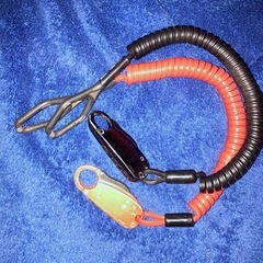 ⭕️ 自転車　ワイヤーロック　crops 赤　黒　B品　一つの値段ですの画像