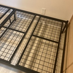 ベッドフレームの画像