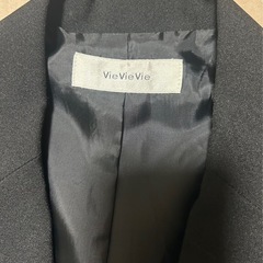 新品同様 VieVieVie 新品同様　ビジネススーツ （上下 3点セット11AR）の画像