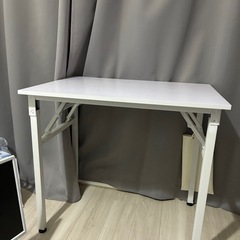 オフィスデスク　白の画像