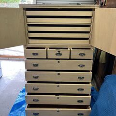 【ほぼ未使用】総桐たんす 上開八ツ口（盆5枚）【傷あり】の画像