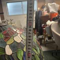 ティファニー様式のステンドグラス製
大型ランプの画像