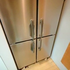 ジャンク品ホシザキ 業務用冷凍冷蔵庫 HRF-90ST形 厨房機器 店舗用品 冷蔵416L 冷凍126Lです、の画像