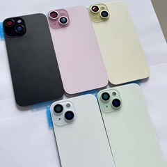 iPhone15 背面パネルの画像