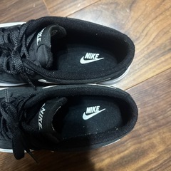 NIKE ナイキ　スニーカー　23.5CMの画像