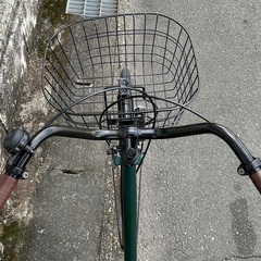 ＜整備済・美品車＞ママチャリ・26インチ自転車・変速なし 鍵付き グリーン LEDライト の画像