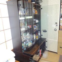 SONY製、1枚板の綺麗でお洒落な飾り戸棚の画像