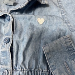 【80】ギャップ 冬服 デニムシャツ ハート刺繍の画像