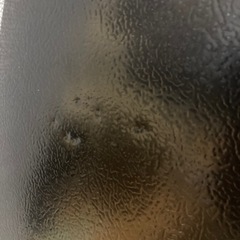 東芝 冷蔵庫 153L 右開き 2ドア 幅47.9cm 一人暮し向け 静音設計 うるおいラップ野菜室 耐熱トップテーブル GR-W15BS ブラック系の画像