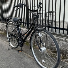 ＜整備済・美品車＞シティサイクル・27インチ自転車・外装6段変速 LEDオートライト・ブラック 鍵付きの画像