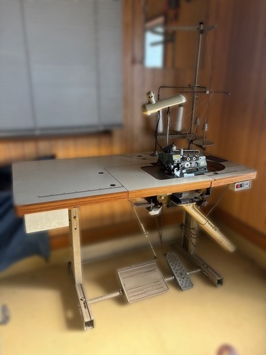 HITACHI pegasus 工業用オーバーロックミシン