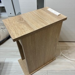 サイドテーブルの画像