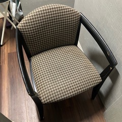 椅子4脚の画像