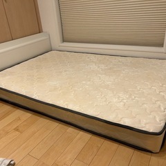 ダブルローベッドフレームマットレスセットの画像