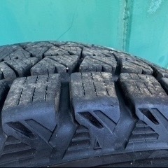 【美品】タイヤブリヂストン ブリザック　スタッドレスタイヤの画像