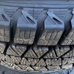 【美品】タイヤブリヂストン ブリザック　スタッドレスタイヤの画像