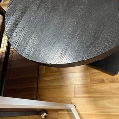 小さめカフェテーブルの画像