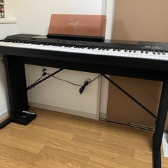 ヤマハ88鍵電子ピアノ　専用台付き
の画像