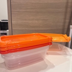 カラフルタッパーの画像