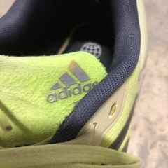 adidasスニーカーの画像