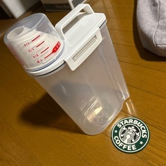 ニトリ　米びつ　2kgの画像