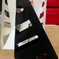 本やファイルなどを立てるやつの画像