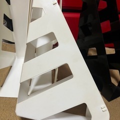 本やファイルなどを立てるやつの画像