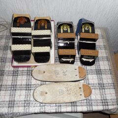 中古の婦人用草履と下駄の画像