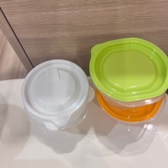 ちっちゃいタッパーの画像
