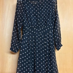 ネイビー 水玉模様 長袖ワンピースの画像