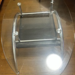 ガラステーブルの画像