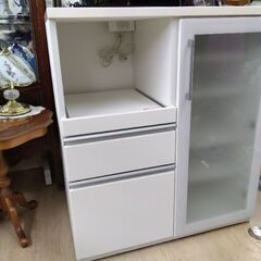 定価約4万　鏡面仕上げピアノ塗装　ニトリ　キッチンボード　食器棚　電子レンジ　オーブントースター　オーブンレンジ　炊飯器　棚　レンジ台の画像