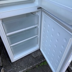 2019年 340L 冷蔵庫の画像