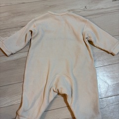 薄手の長袖ロンパース70㌢の画像