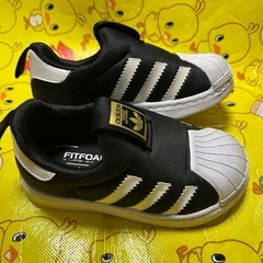 adidas キッズスニーカー　　(13.6cm)の画像