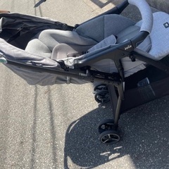 美品ベビーカーA.B、マグカップホルダー付の画像