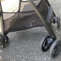 美品ベビーカーA.B、マグカップホルダー付の画像