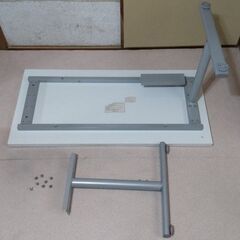 【幅120cm、奥行き60cm、高さ60～88cm】頑丈なデスク【徳島市で手渡し】の画像